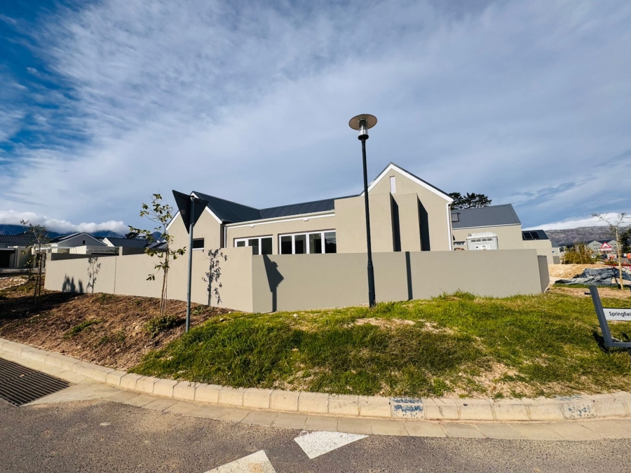 To Let 3 Bedroom Property for Rent in Somerset Lakes Western Cape